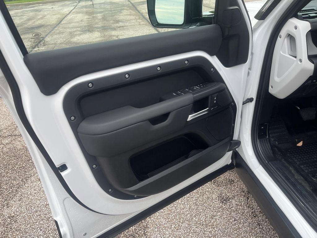 New 2026 Land Rover Defender 110 S AWD/4WD image 10
