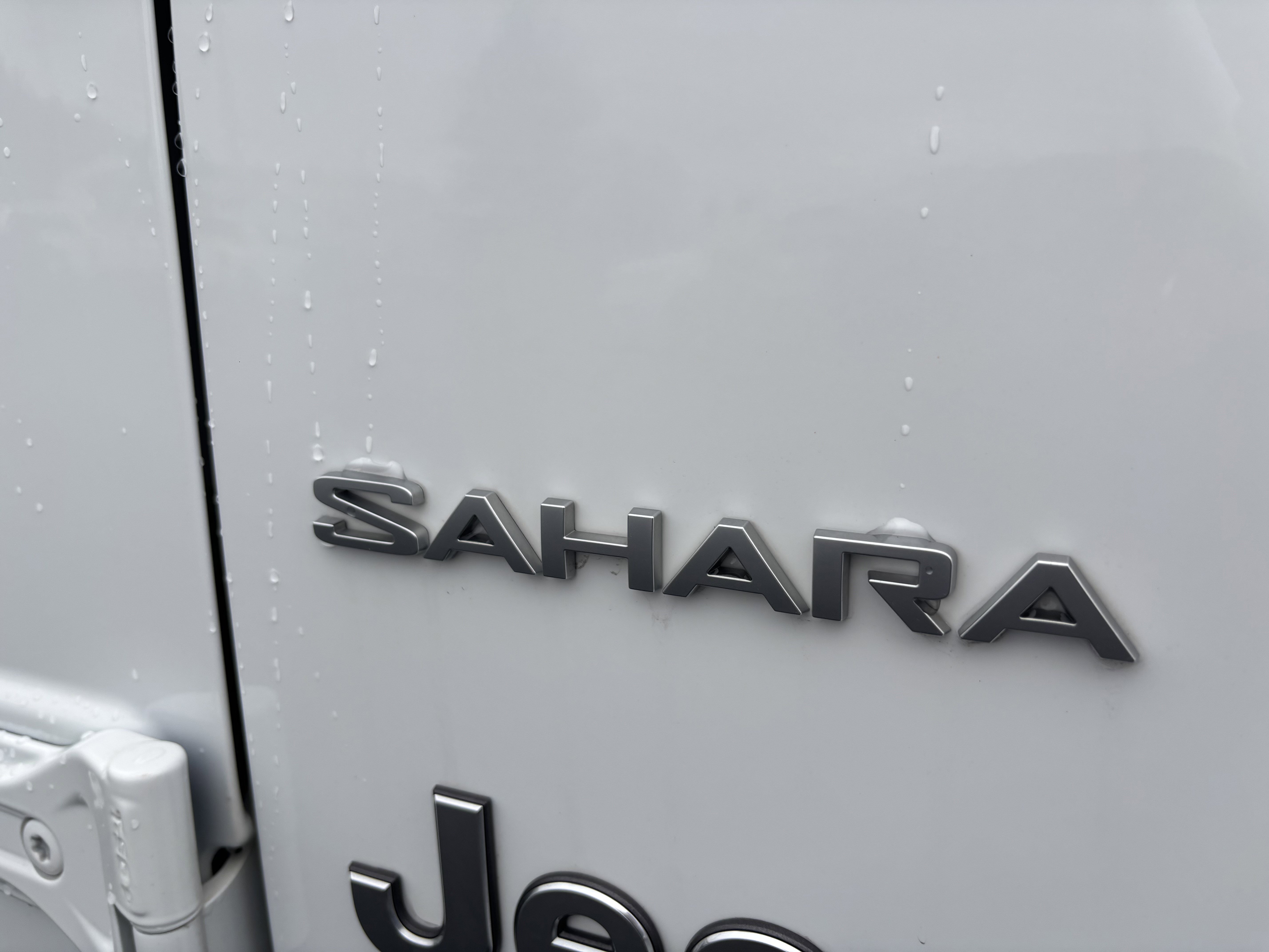 Used 2023 Jeep Wrangler Sahara w/ Cold Weather Group image 11