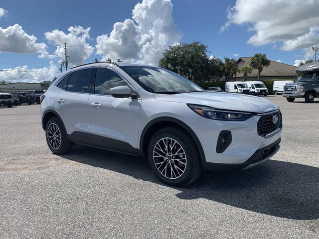 New 2026 Ford Escape SE w/ PHEV Premium Package image 2