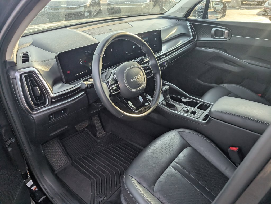 Used 2025 Kia Sorento S AWD/4WD image 12