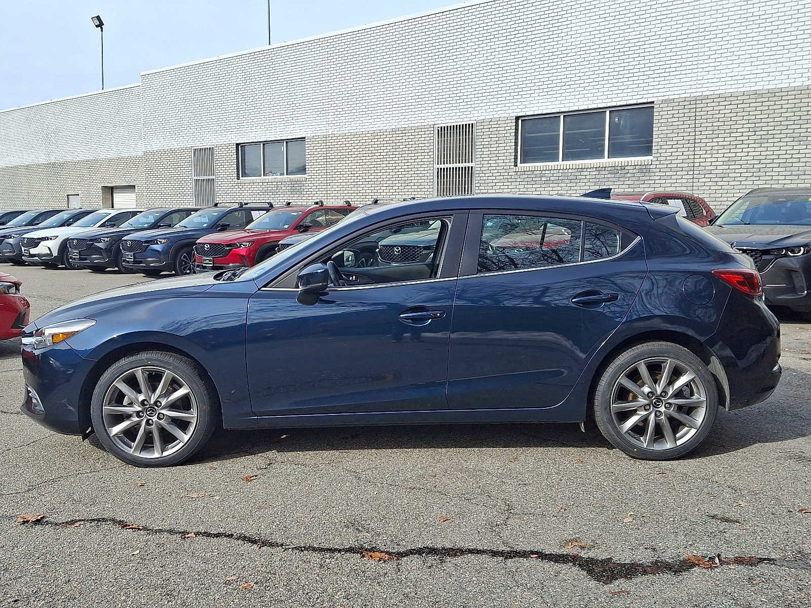 Used 2018 MAZDA MAZDA3 Grand Touring image 7