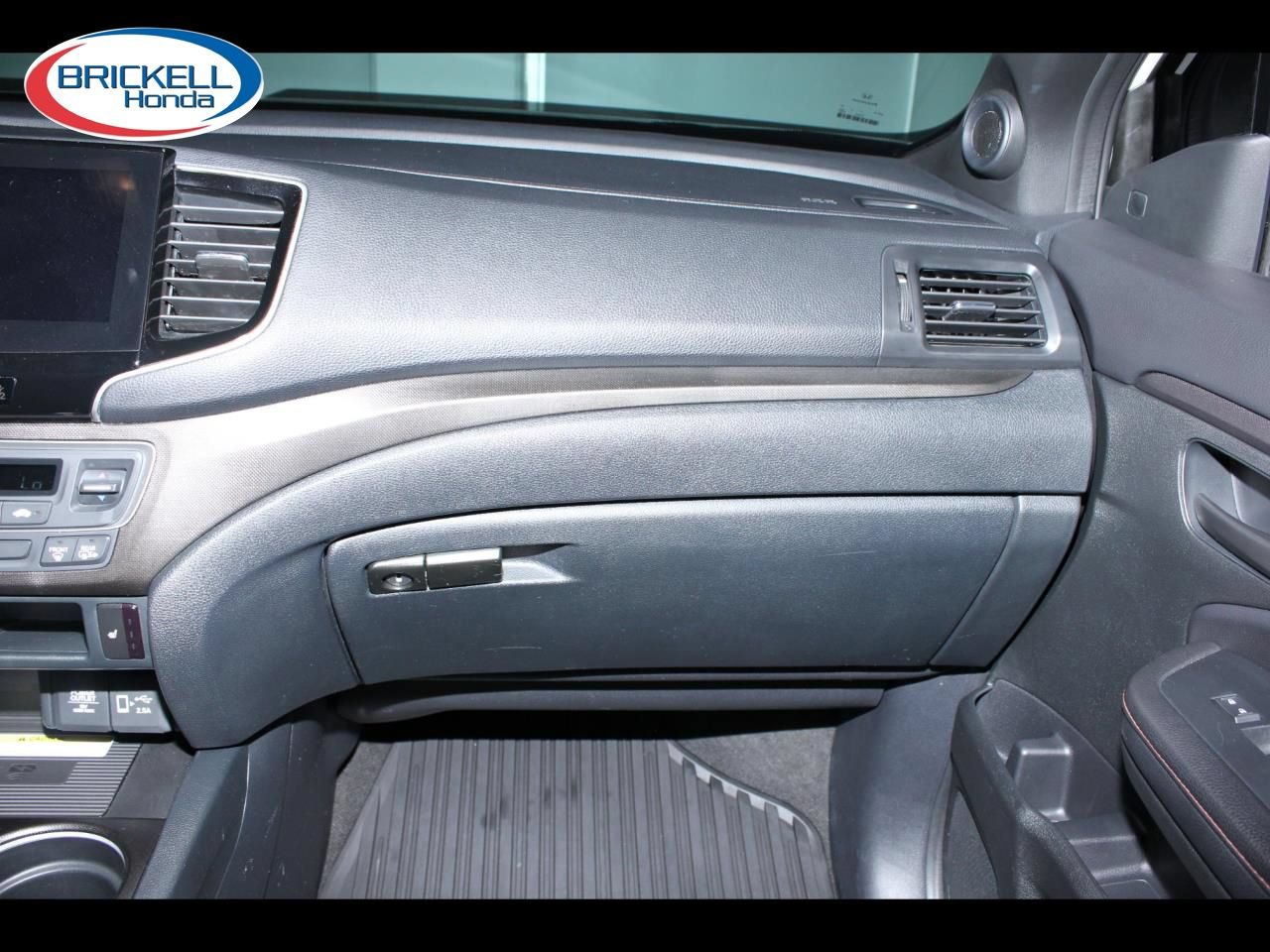 Certified 2023 Honda Passport TrailSport image 17