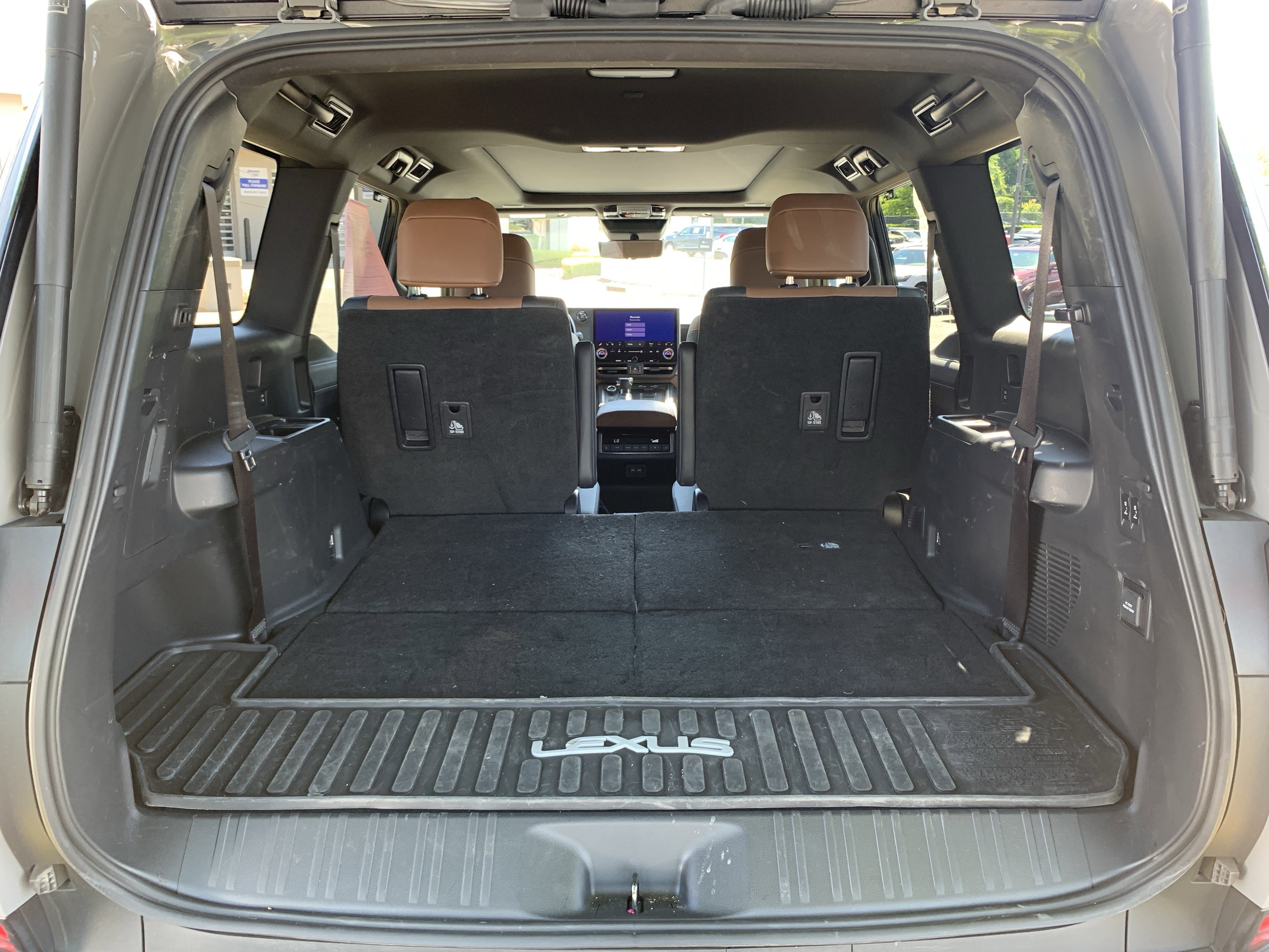 Used 2024 Lexus GX 550 w/ Accessory Package (Z1) AWD/4WD image 34