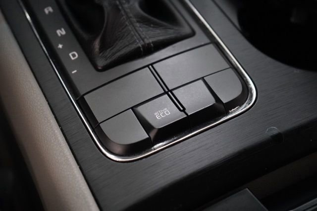 Used 2017 Kia Sedona LX image 30