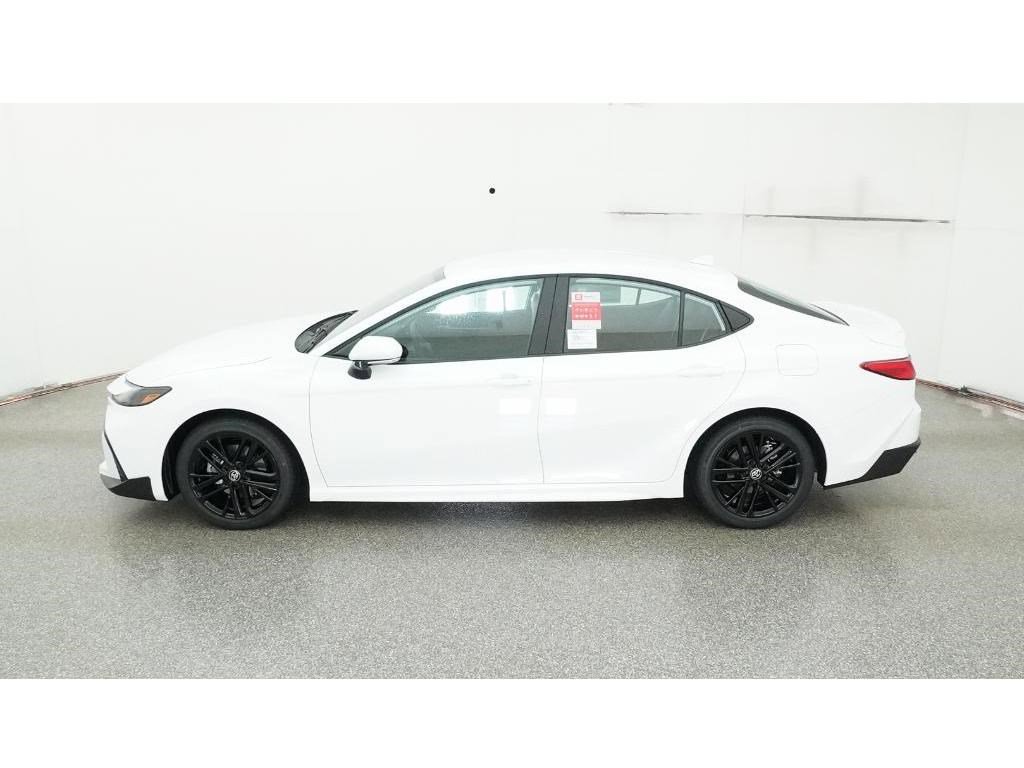 New 2026 Toyota Camry SE image 3