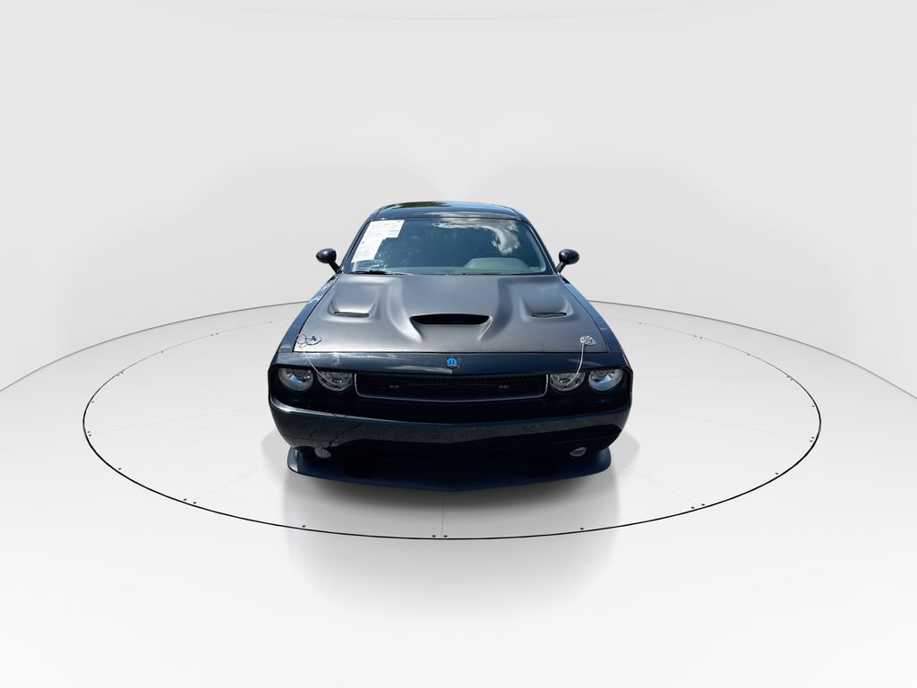 Used 2010 Dodge Challenger SRT8 RWD image 3