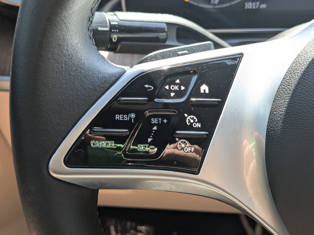 Used 2024 Mercedes-Benz C 300 4MATIC Sedan image 12