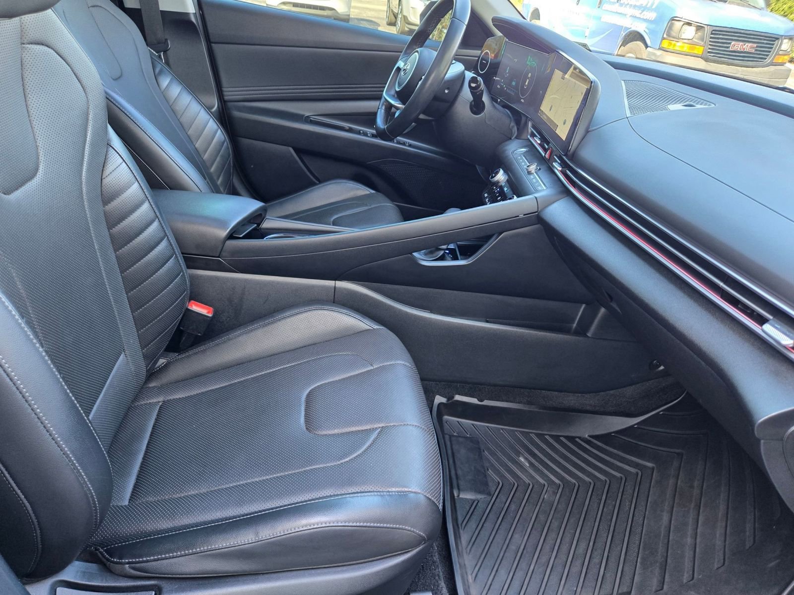 Used 2023 Hyundai Elantra Limited image 23