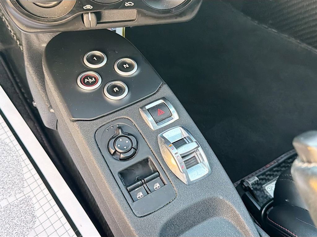 Used 2016 Alfa Romeo 4C Coupe w/ Convenience Group - Coupe image 21