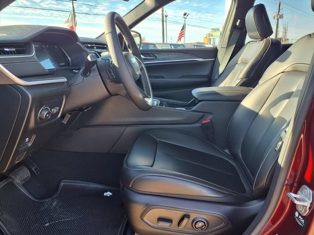 New 2025 Jeep Grand Cherokee Limited AWD/4WD image 15