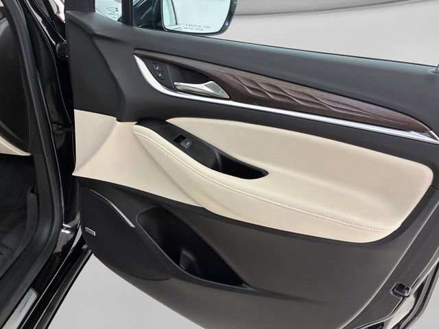 Used 2024 Buick Enclave Avenir w/ Avenir Technology Package image 15