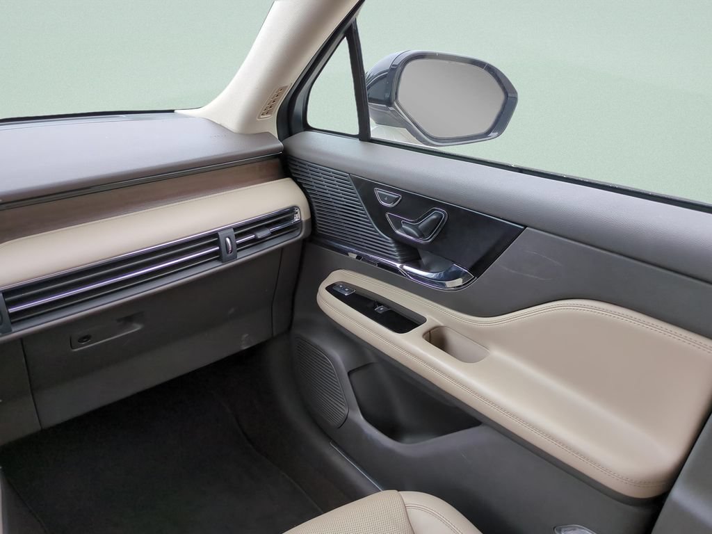 Used 2022 Lincoln Corsair Reserve w/ Elements Package FWD image 13