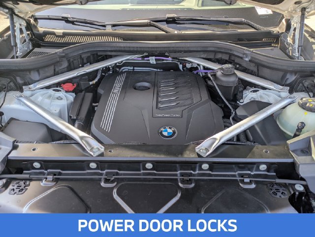 Used 2023 BMW X5 xDrive40i w/ Premium Package AWD/4WD image 13