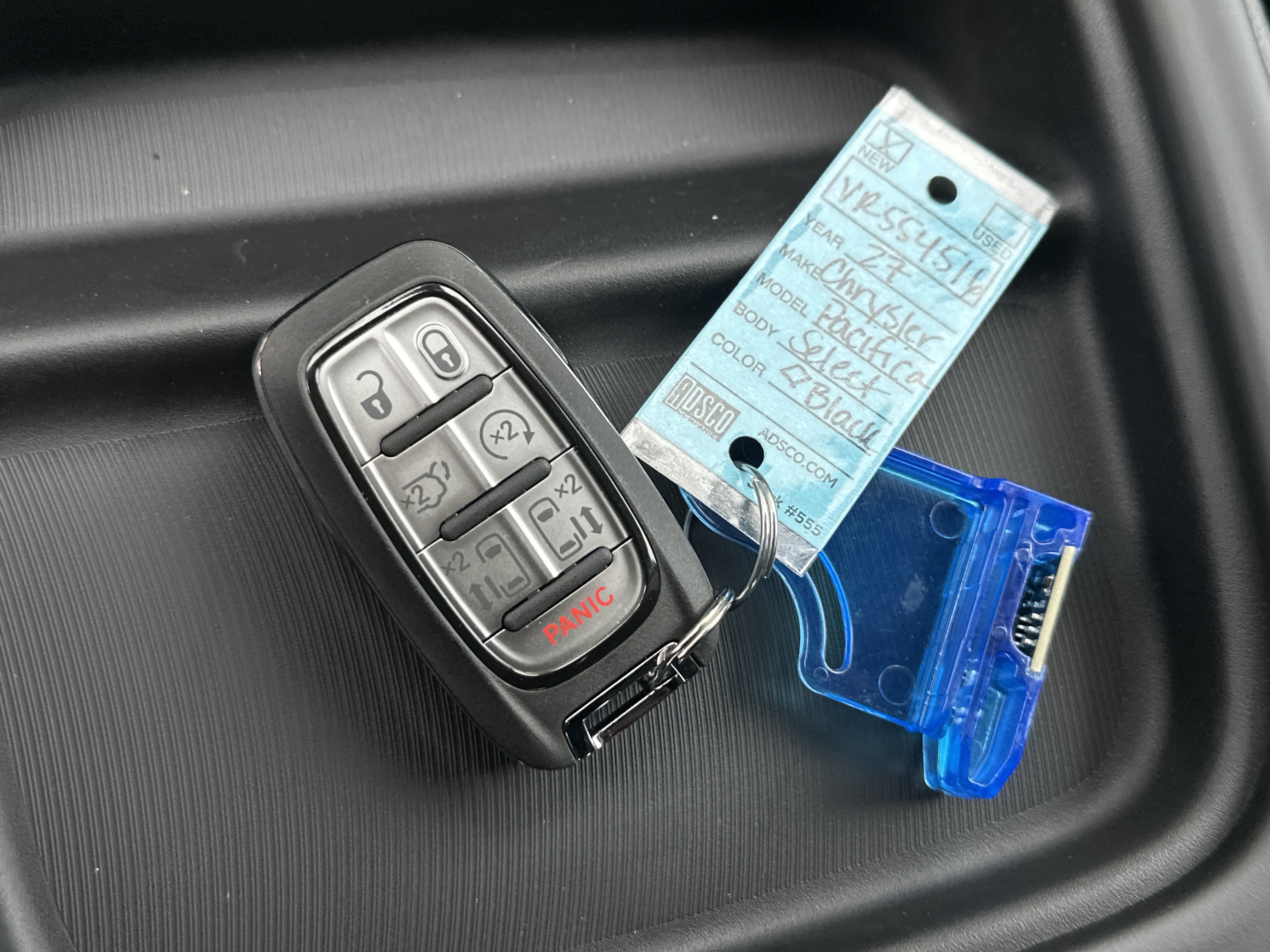 New 2027 Chrysler Pacifica Select FWD image 3