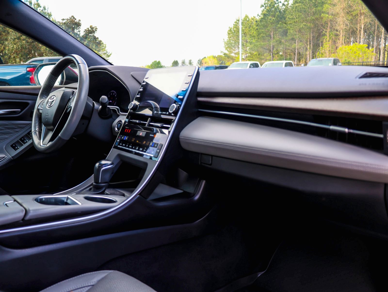 Used 2022 Toyota Avalon Limited w/ Advanced Safety Package FWD image 14