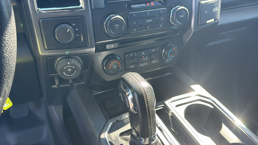 Used 2016 Ford F150 XLT w/ Equipment Group 302A Luxury AWD/4WD image 21