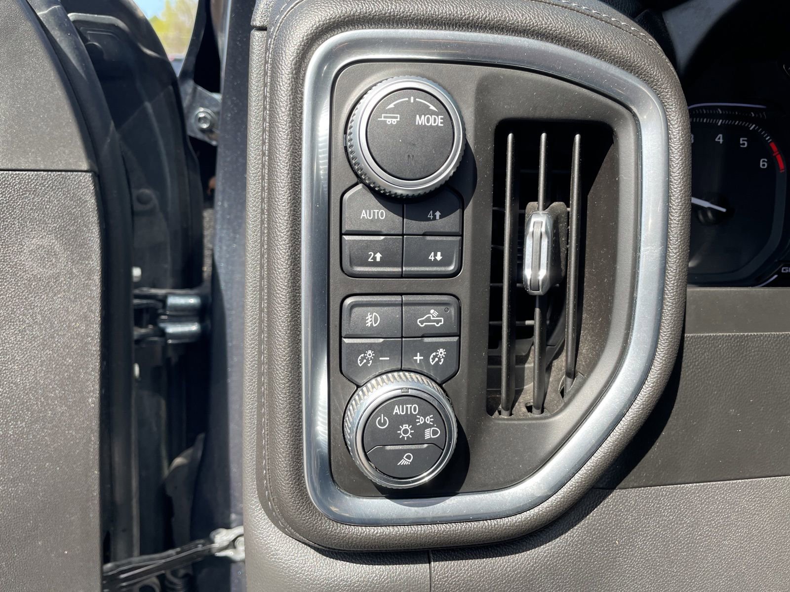 Used 2020 GMC Sierra 1500 SLT w/ SLT Premium Plus Package image 22