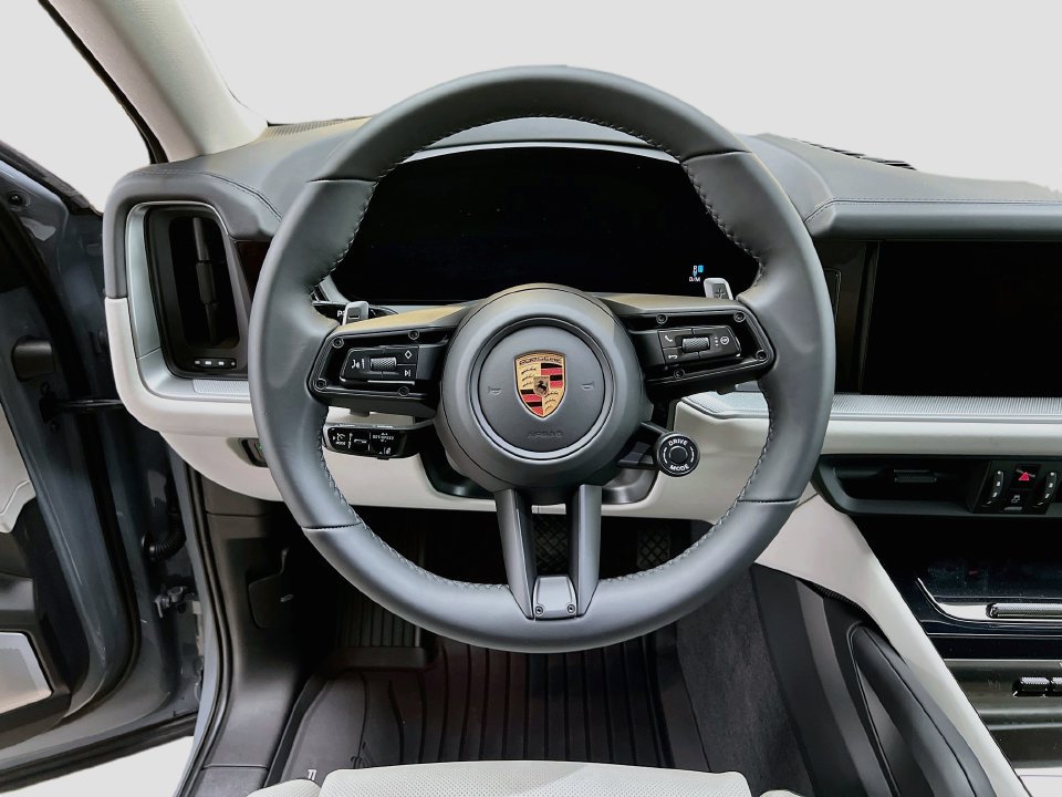 New 2026 Porsche Cayenne Coupe AWD/4WD image 12