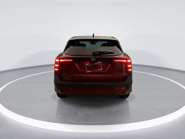 Used 2025 Nissan Kicks SV image 3