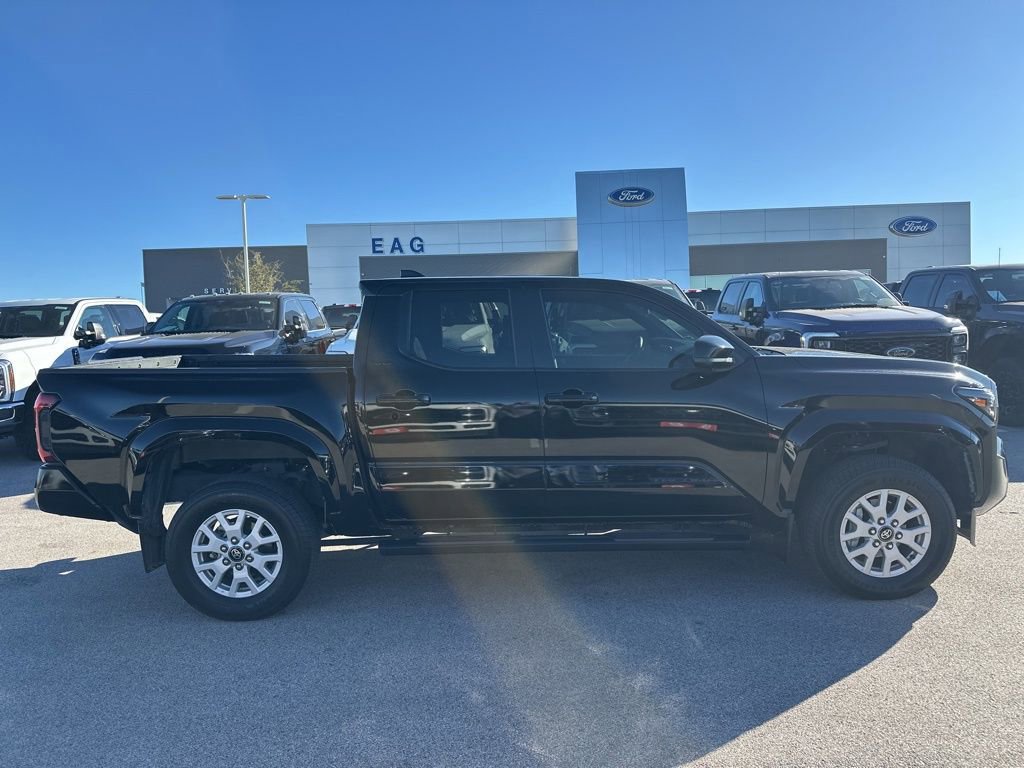 Used 2024 Toyota Tacoma SR5 image 9