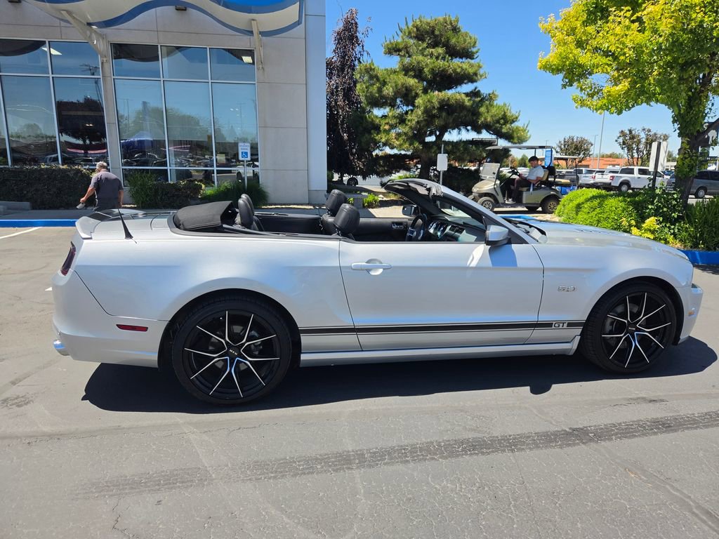 Used 2013 Ford Mustang GT Premium RWD image 3