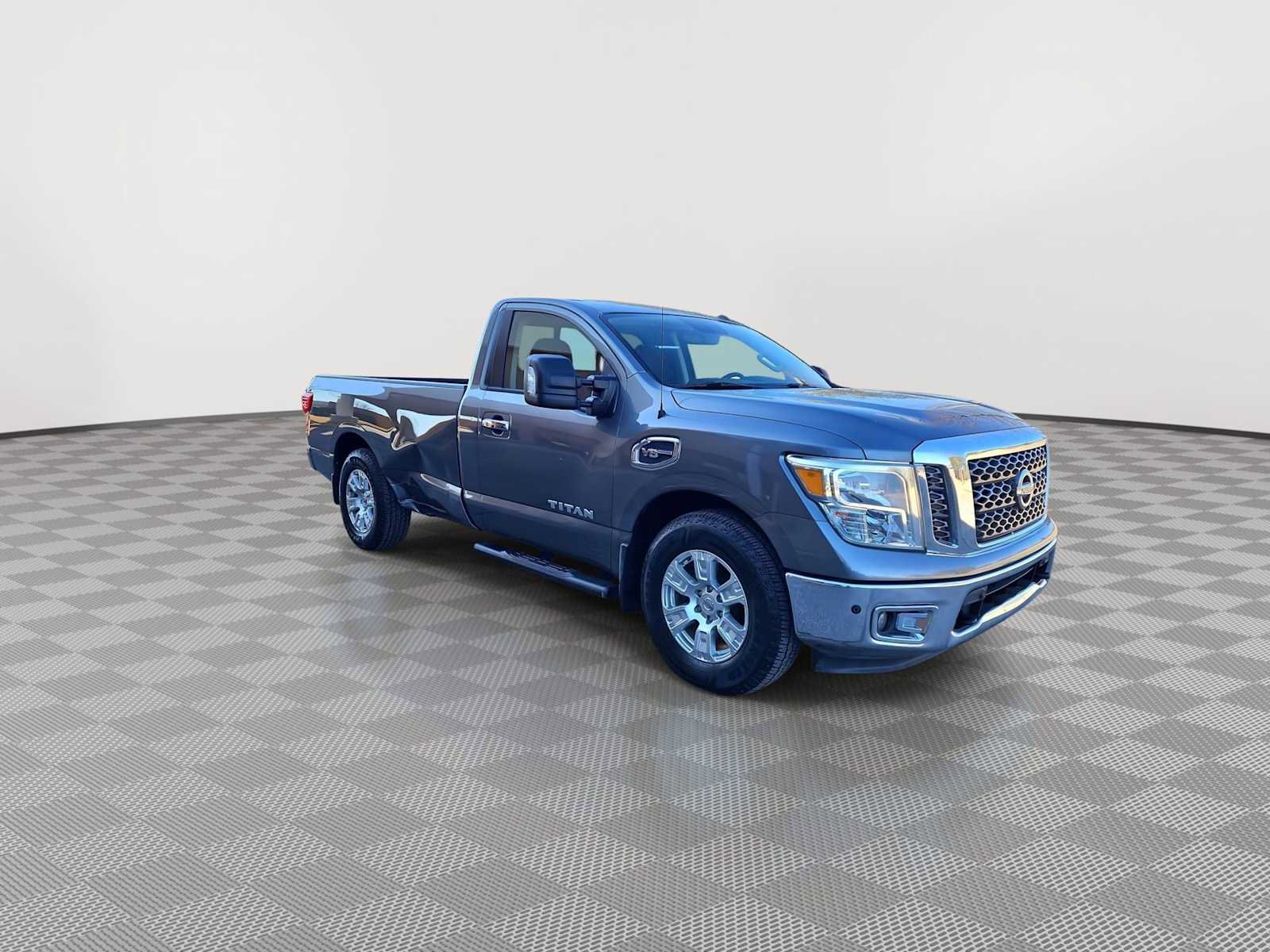 Used 2017 Nissan Titan SV image 2