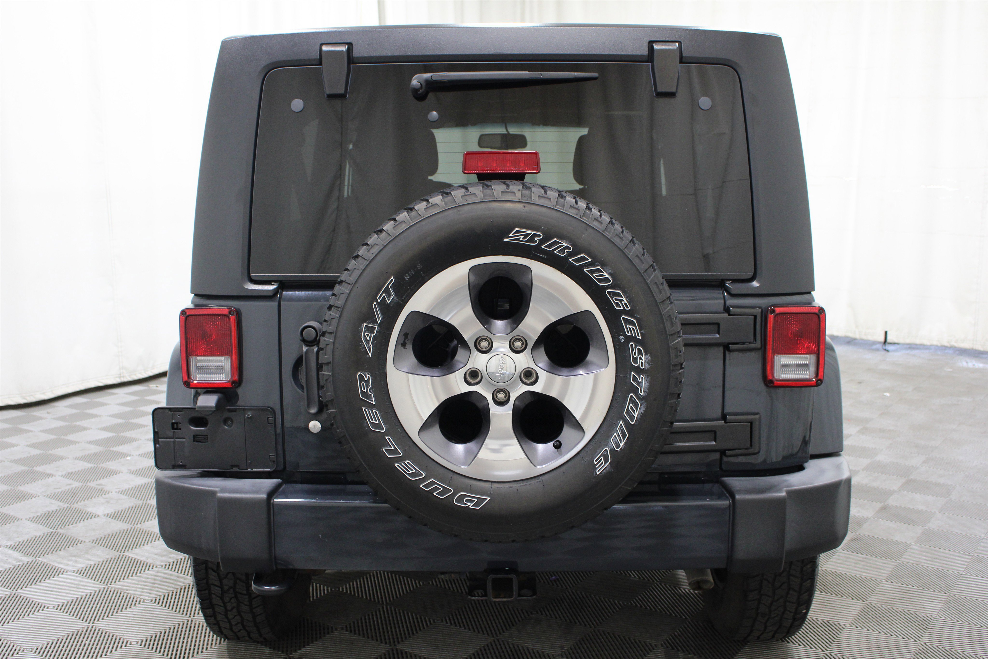 Used 2016 Jeep Wrangler Unlimited Sahara w/ Max Tow Package image 23