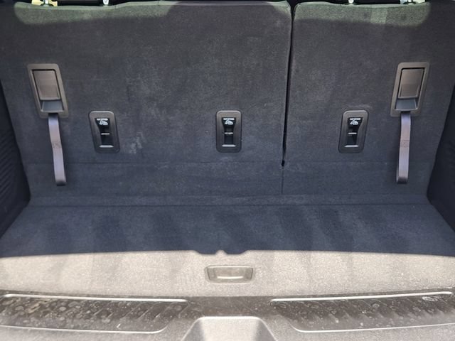 Used 2026 Chevrolet Tahoe LS RWD image 38