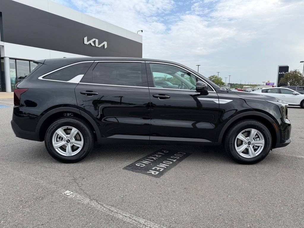 New 2026 Kia Sorento LX FWD image 8