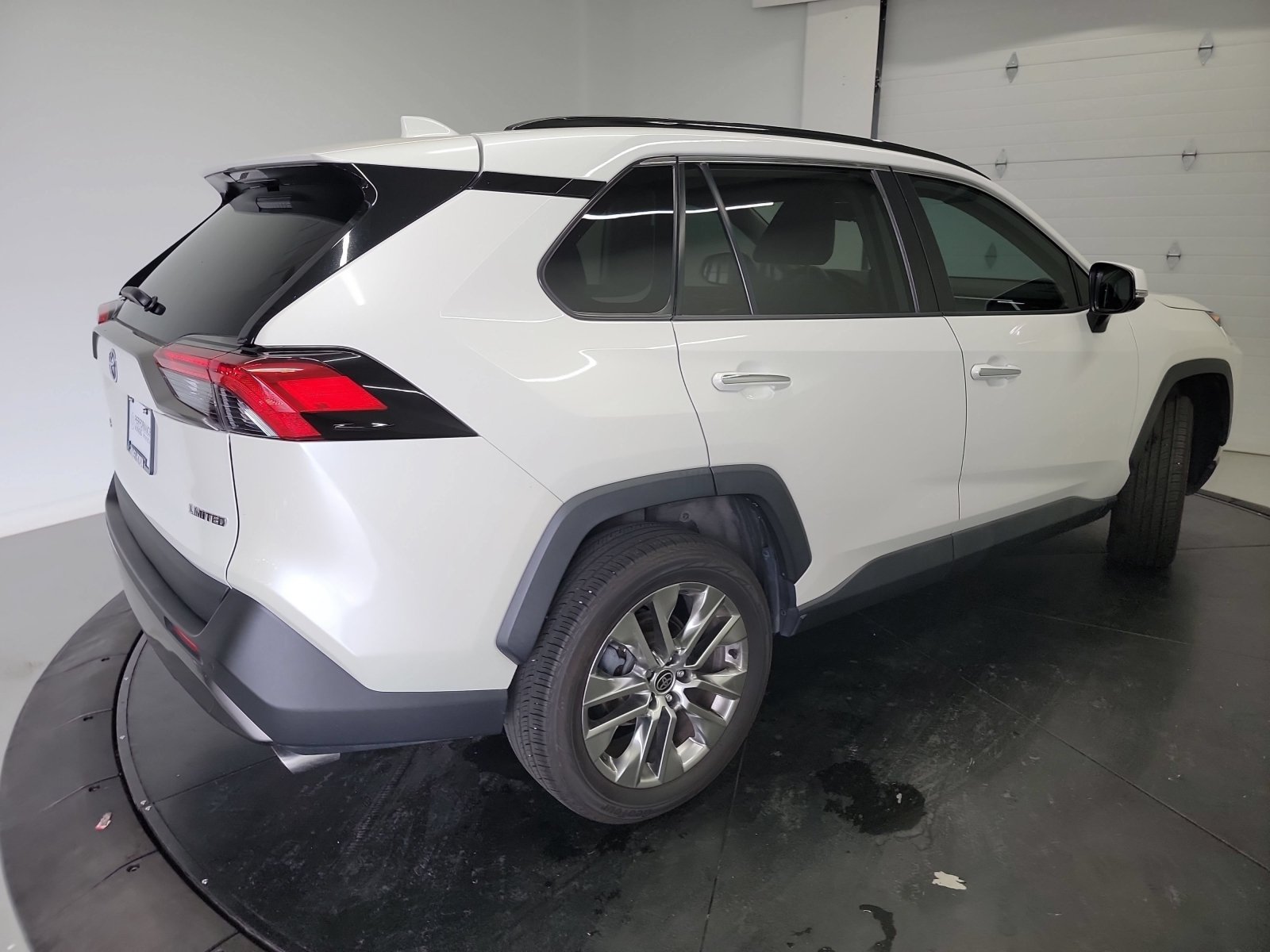 Used 2021 Toyota RAV4 Limited w/ Limited Grade Weather Package FWD image 9