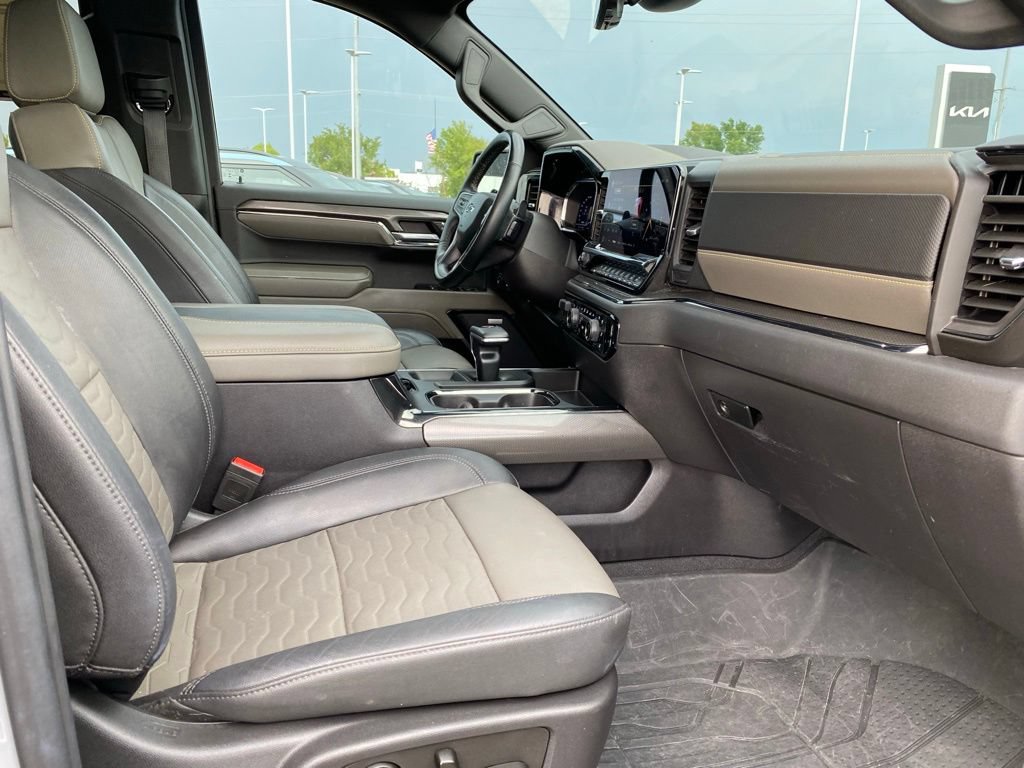 Used 2024 Chevrolet Silverado 1500 ZR2 w/ Technology Package AWD/4WD image 25
