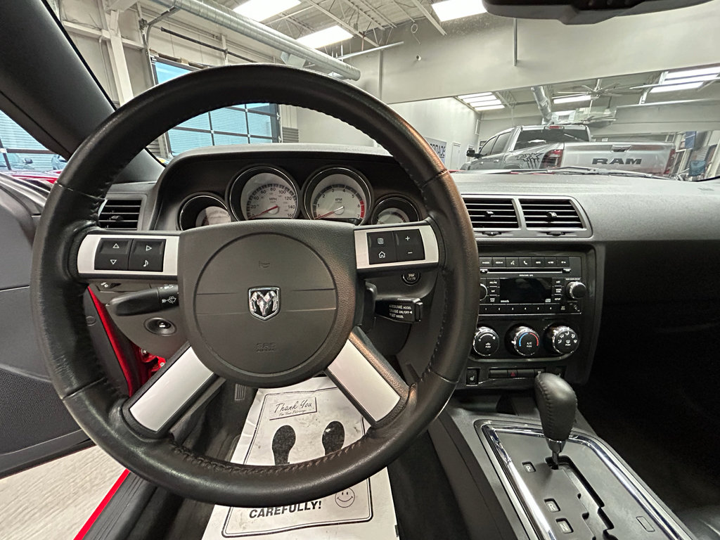 Used 2010 Dodge Challenger R/T RWD image 8