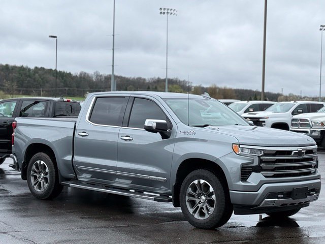 Used 2025 Chevrolet Silverado 1500 High Country AWD/4WD image 36