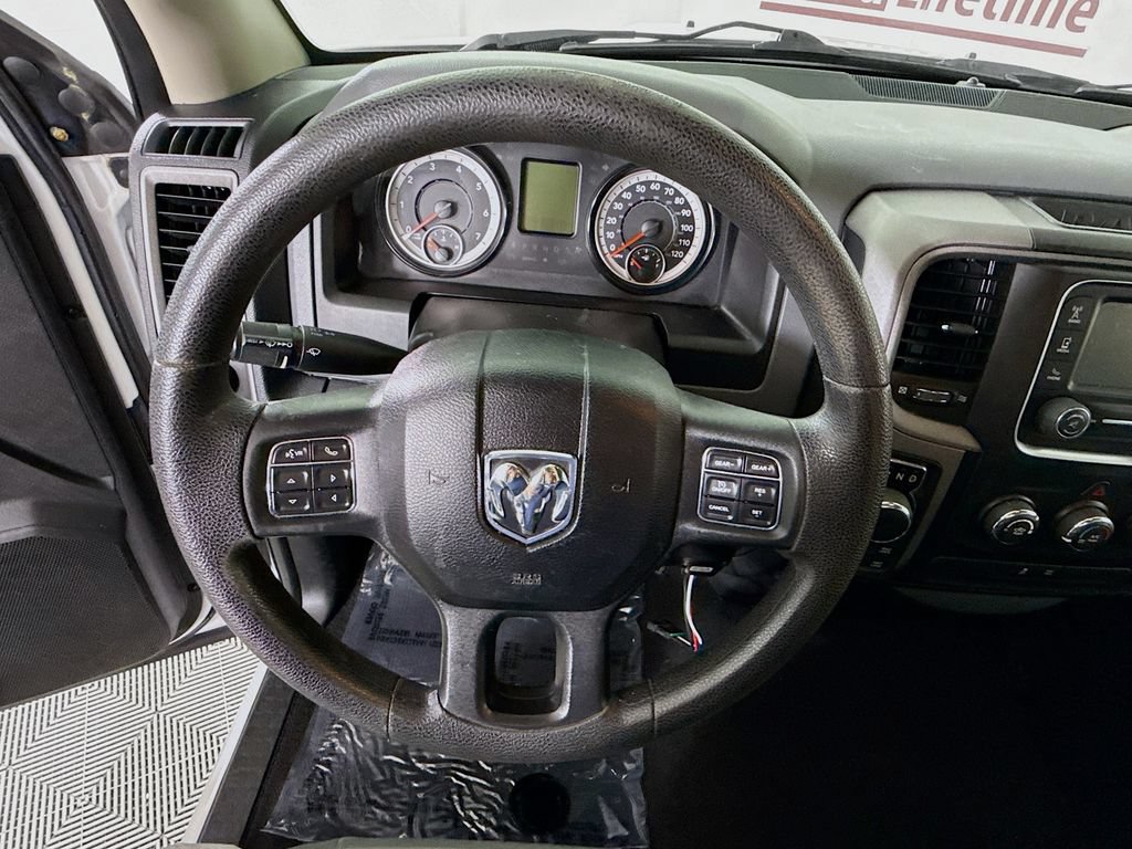 Used 2017 RAM 1500 Express AWD/4WD image 18