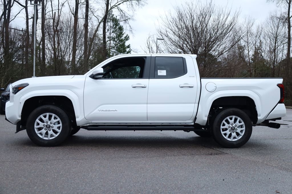 Used 2025 Toyota Tacoma SR5 image 2