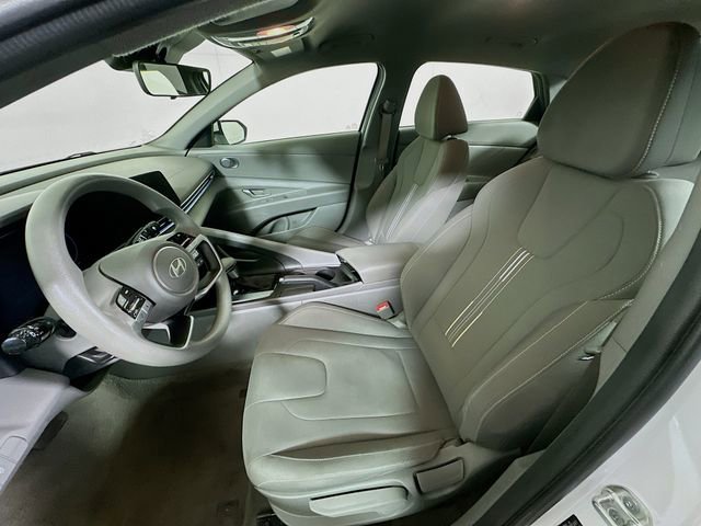 Used 2024 Hyundai Elantra SEL image 12
