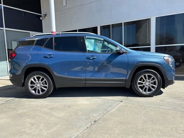Certified 2024 GMC Terrain SLT image 2