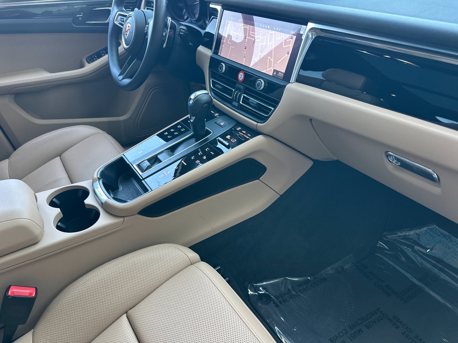Certified 2026 Porsche Macan AWD/4WD image 25