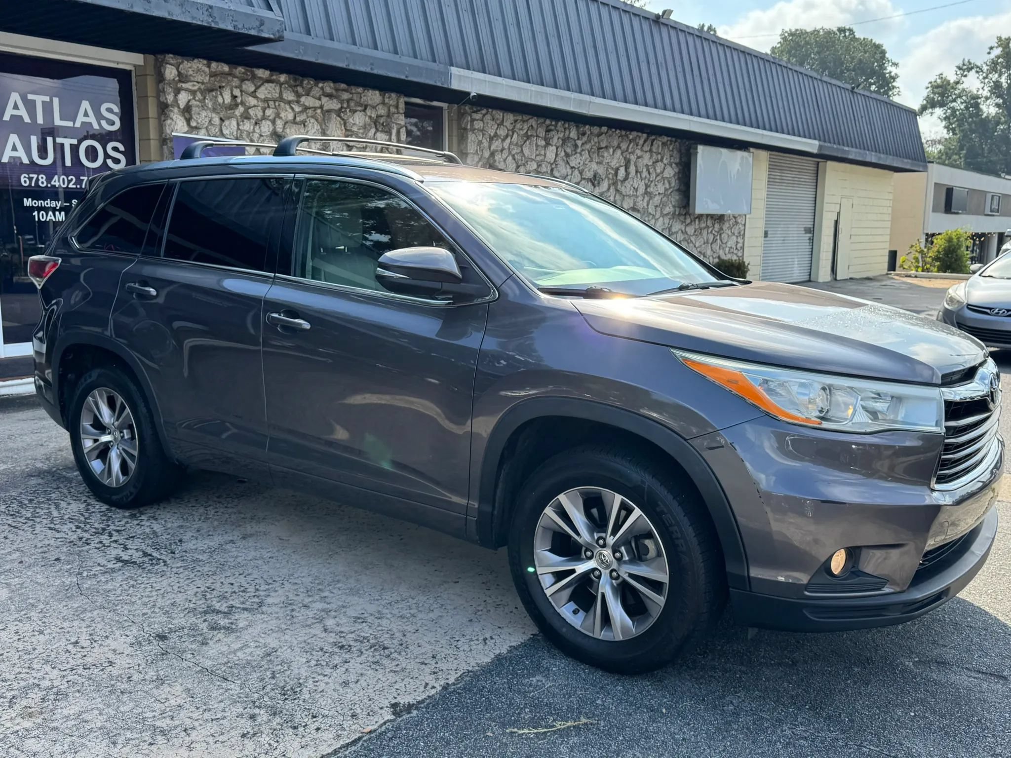 Used 2014 Toyota Highlander XLE FWD image 9