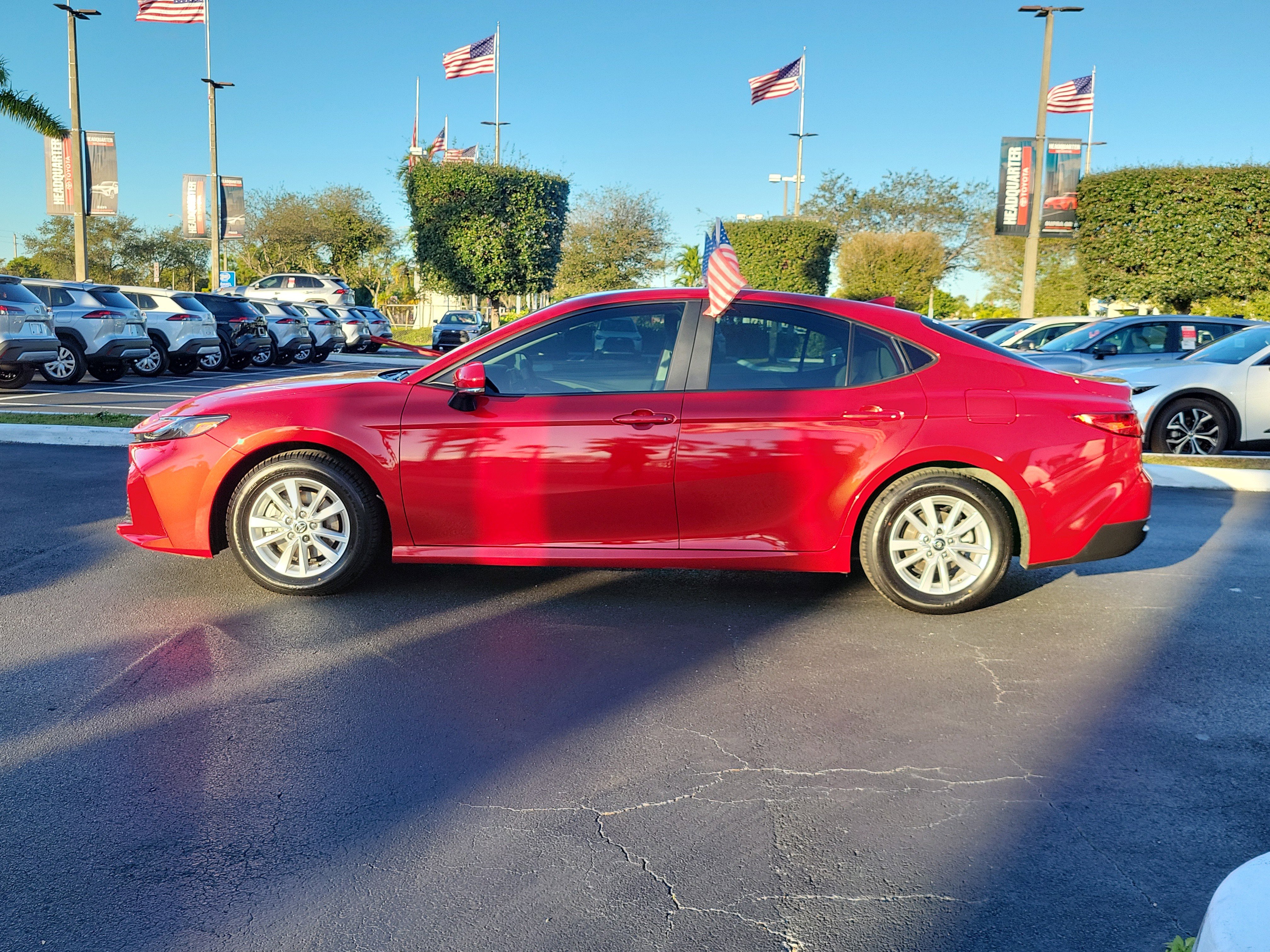 Used 2025 Toyota Camry LE image 7