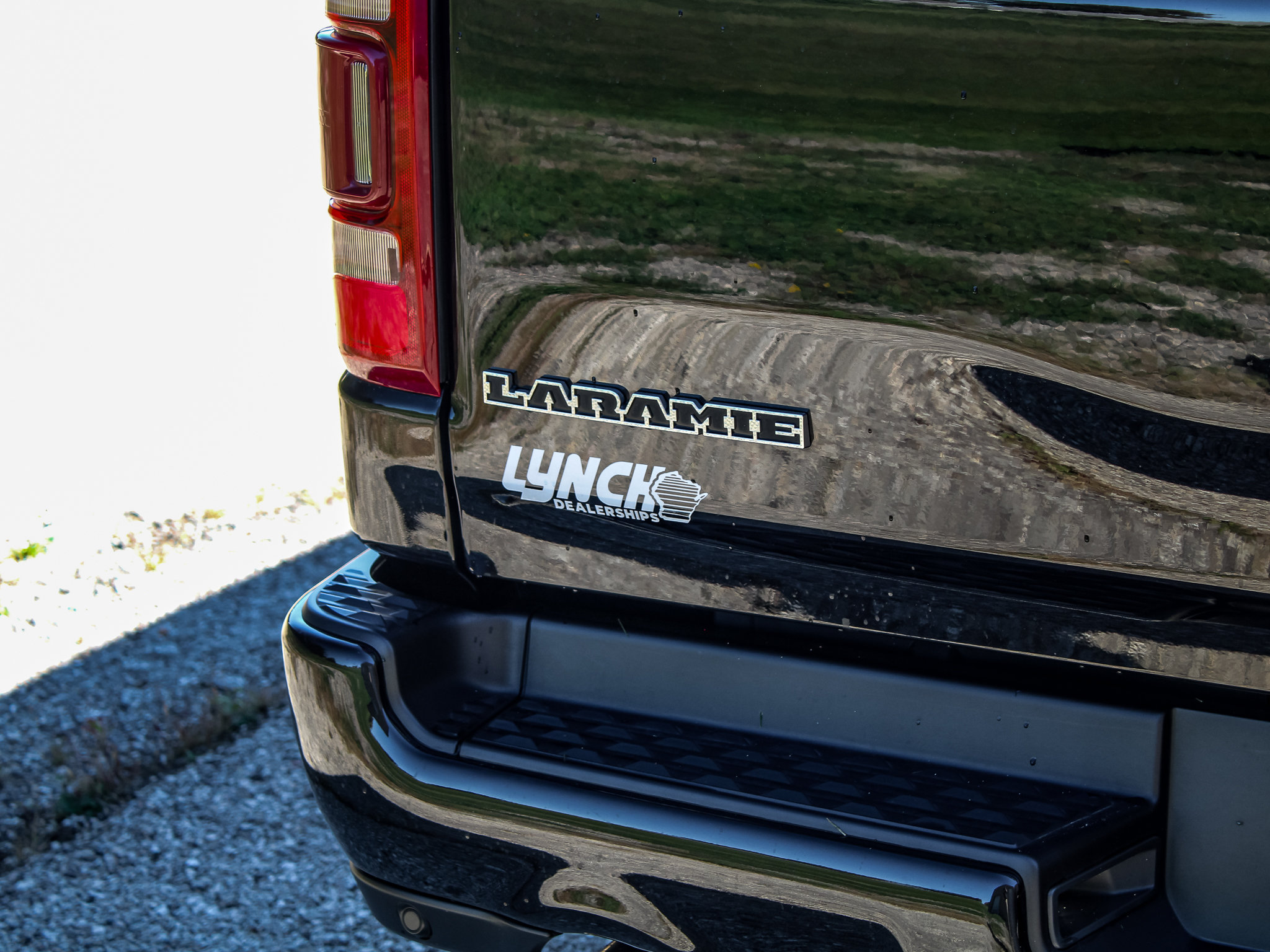 Used 2023 RAM 1500 Laramie AWD/4WD image 14
