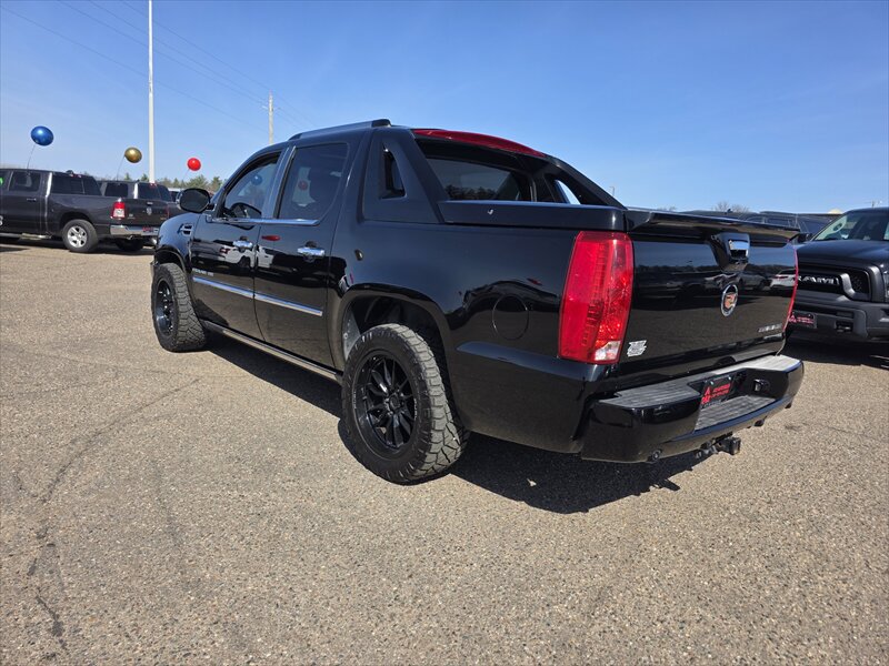 Used 2013 Cadillac Escalade EXT Premium AWD/4WD image 3