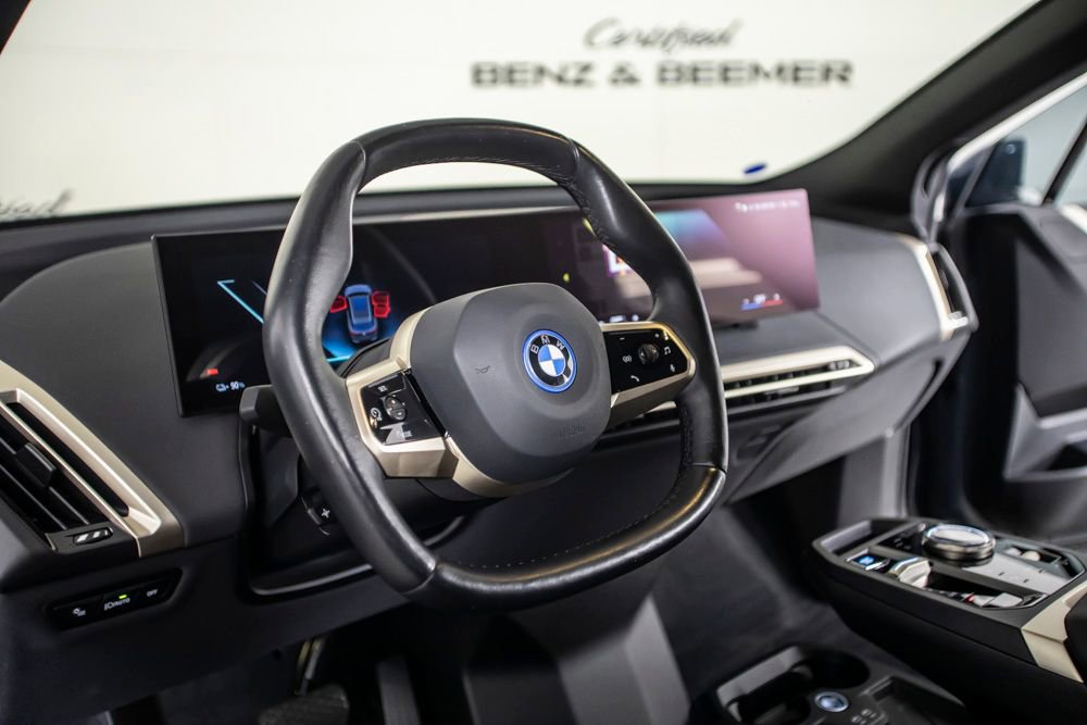 Used 2023 BMW iX xDrive50 w/ Sport Package image 19