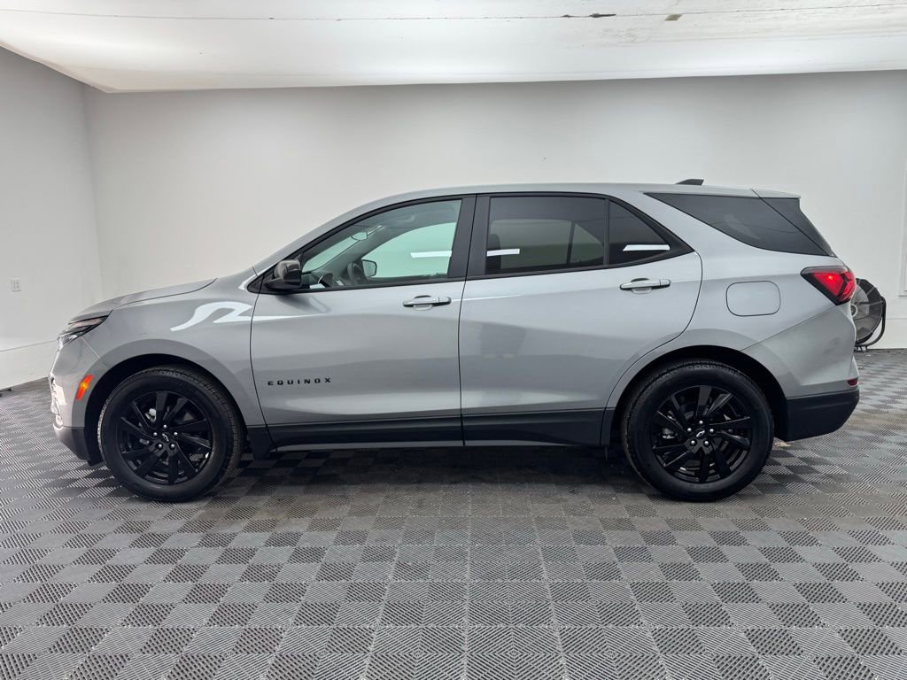 Used 2023 Chevrolet Equinox LS w/ LS Convenience Package image 10