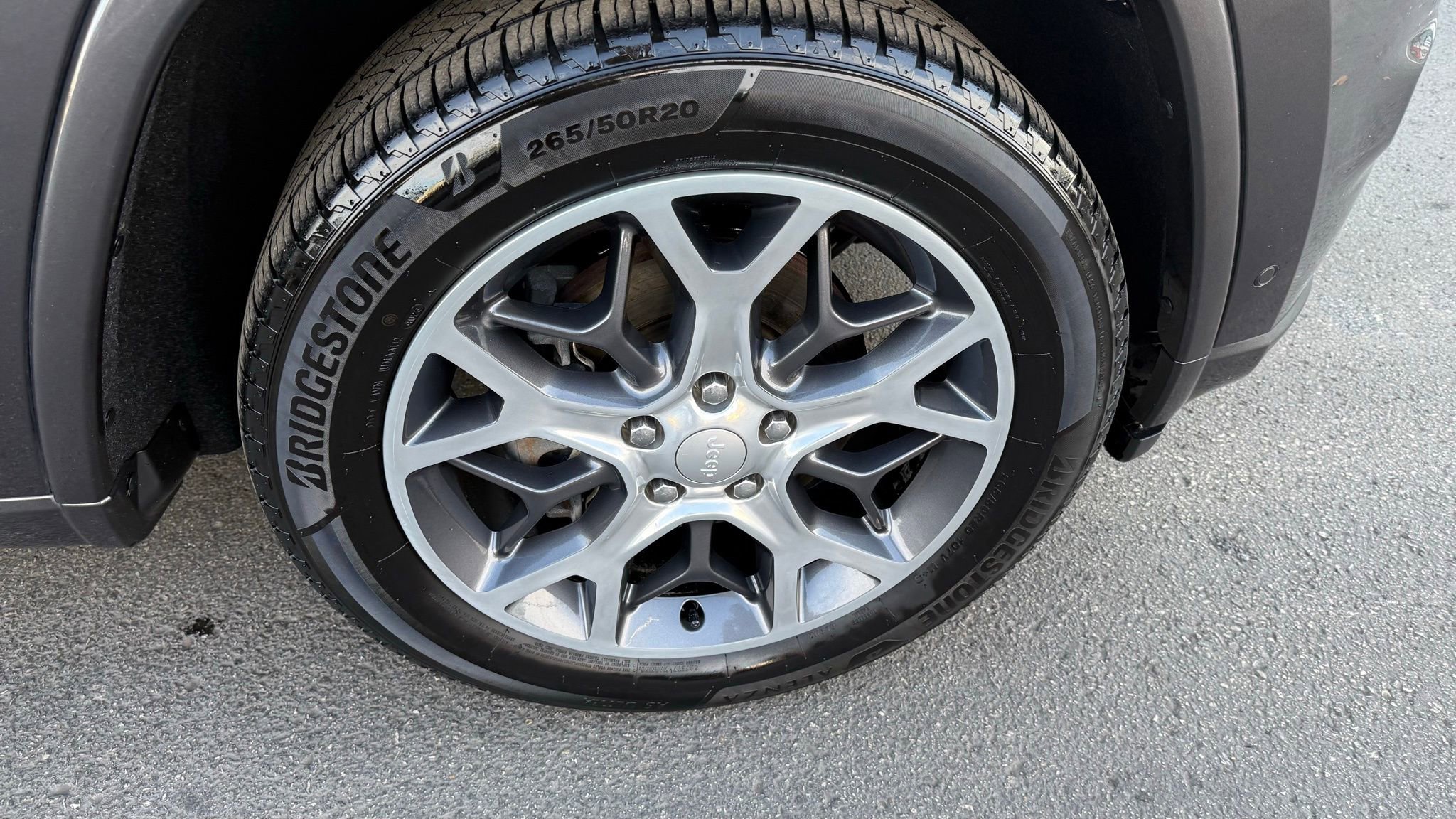 Used 2019 Jeep Grand Cherokee Overland image 12