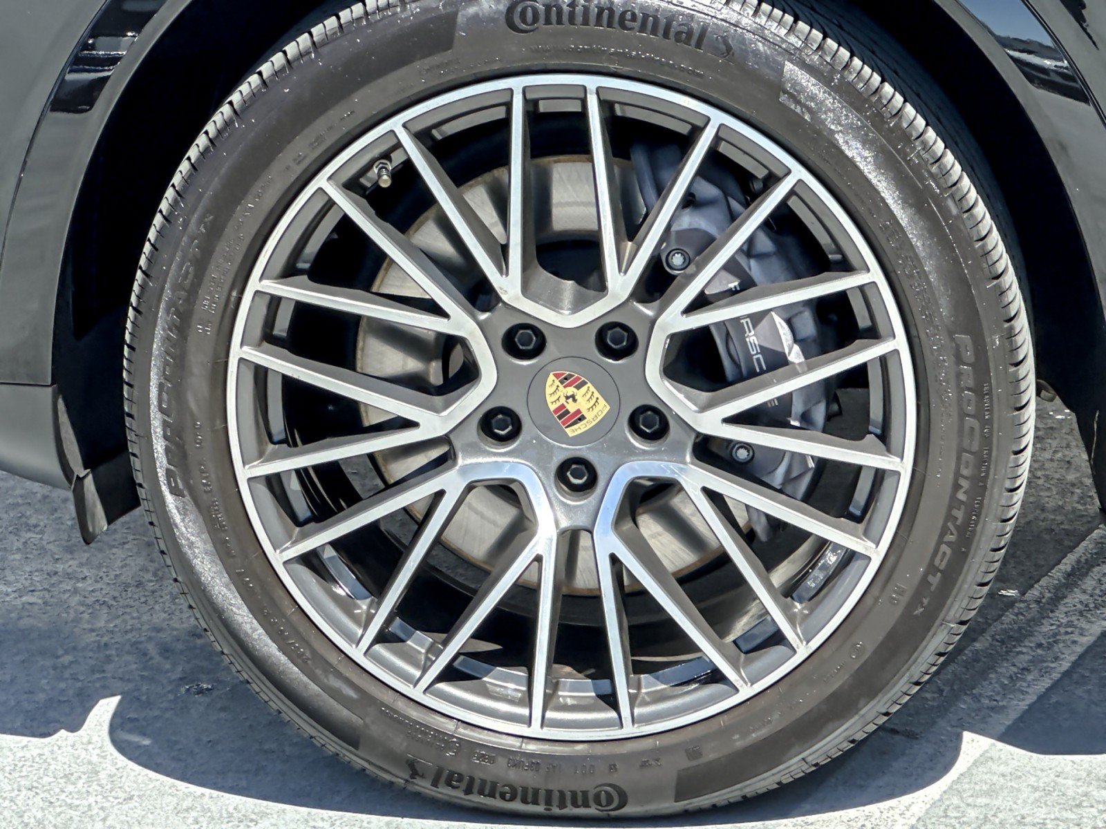 Used 2023 Porsche Cayenne AWD/4WD image 25