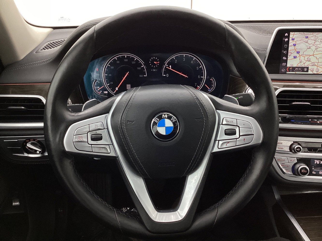 Used 2019 BMW 740i xDrive image 32