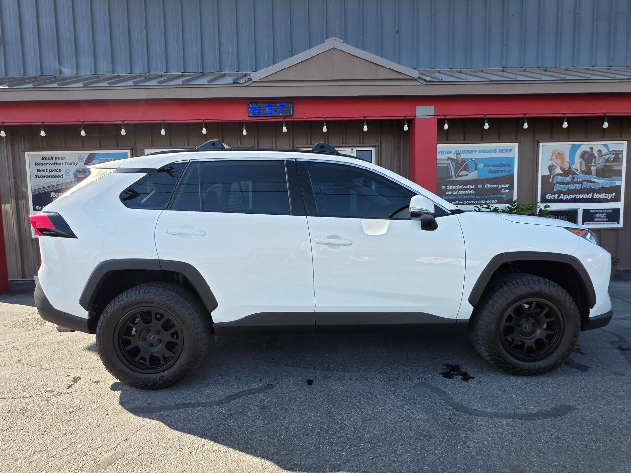Used 2019 Toyota RAV4 XLE image 13