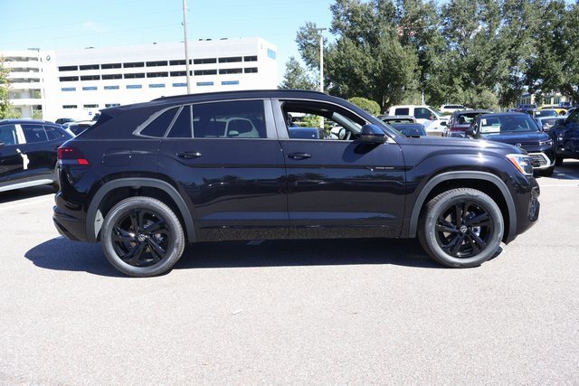 New 2026 Volkswagen Atlas Cross Sport SEL R-Line image 8