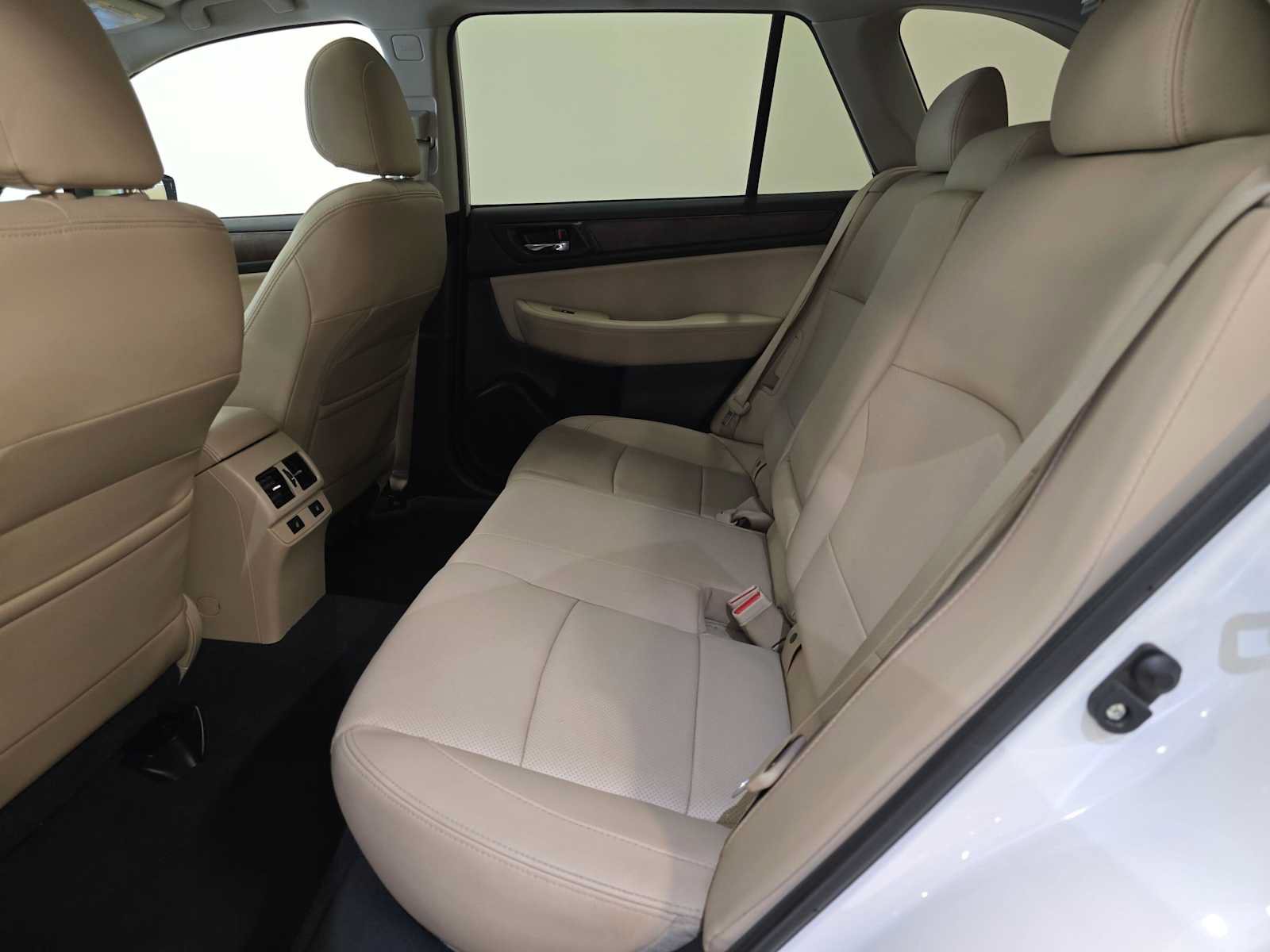 Used 2016 Subaru Outback 2.5i Limited AWD/4WD image 23